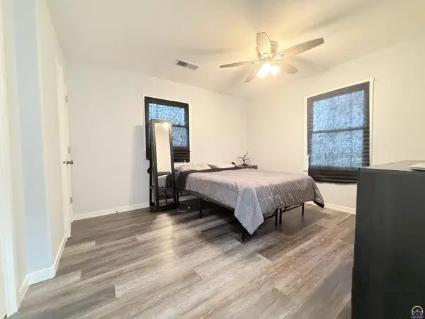 925 S Garfield St, Junction City, KS 66441