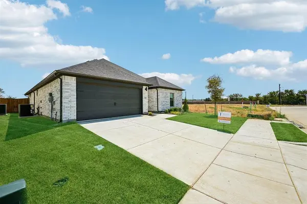 7620 Kingfisher Road, Aubrey, TX 76227