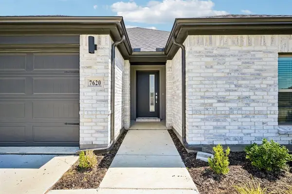 7620 Kingfisher Road, Aubrey, TX 76227