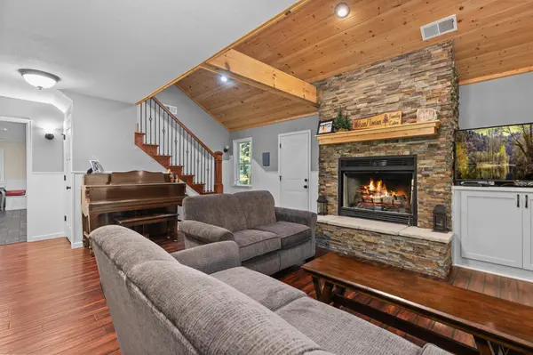 27499 W Twin Lake DR, Pequot Lakes, MN 56472