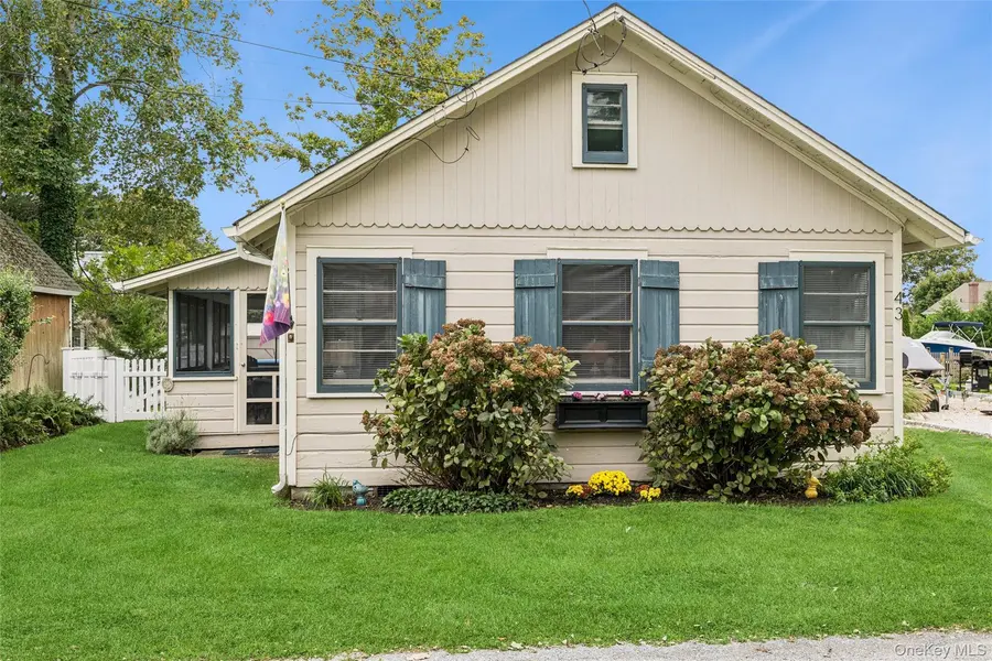 43 Kirby LN, Jamesport, NY 11901