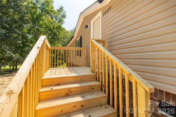 2009 Sugar Hill RD, York, SC 29745