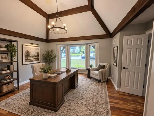 9600 W 105TH TER, Overland Park, KS 66212