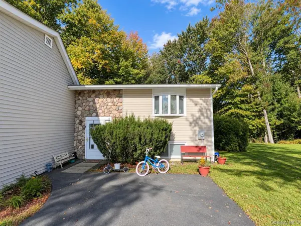 13 James PL, Kiamesha Lake, NY 12751