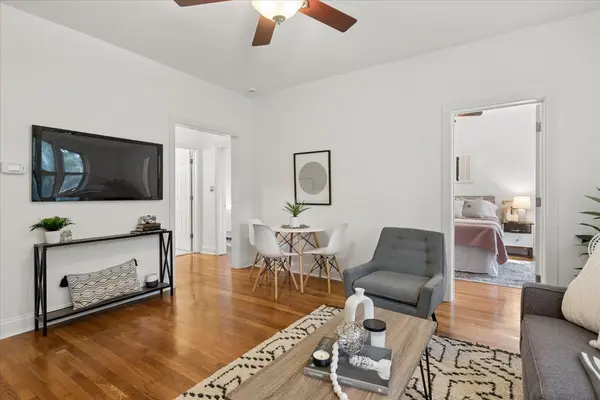 2314 W Byron ST #1, Chicago, IL 60618