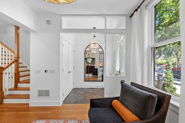 1728 N Hudson AVE, Chicago, IL 60614
