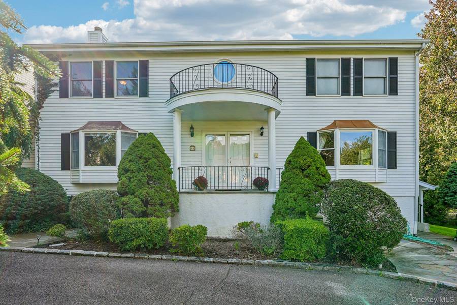 48 Westchester View LN, White Plains, NY 10607