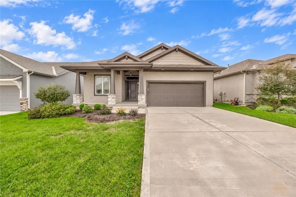 15273 W 173rd ST, Olathe, KS 66062