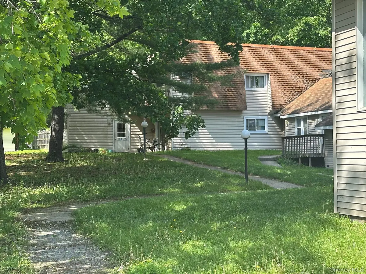 2 School ST, Poughkeepsie, NY 12601