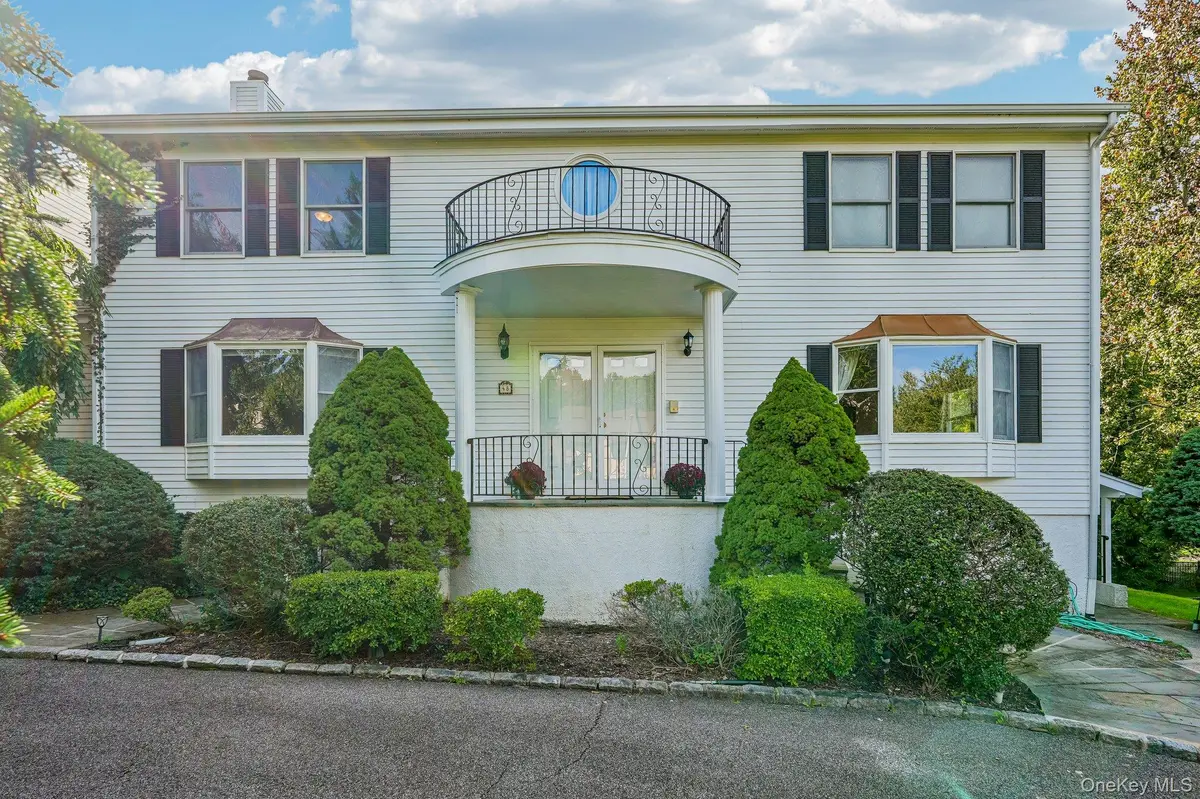 48 Westchester View LN, White Plains, NY 10607