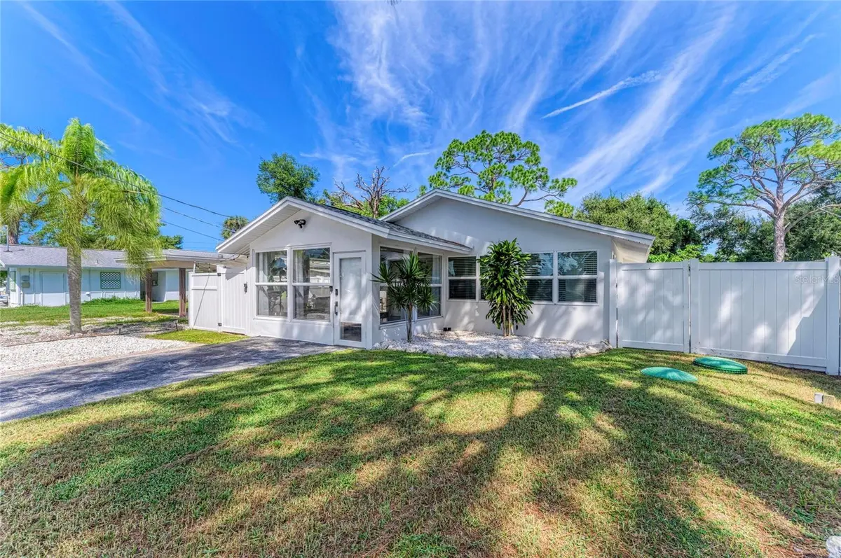 1841 JOYCE ST, Sarasota, FL 34231