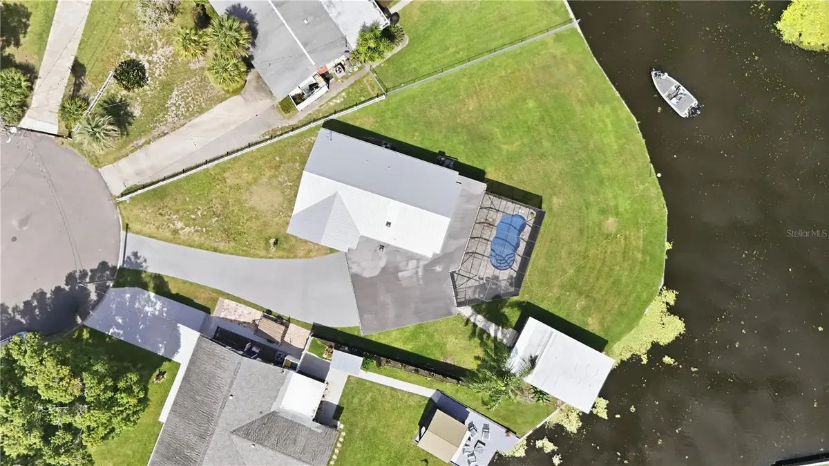 1612 ORANGE AVE, Tavares, FL 32778