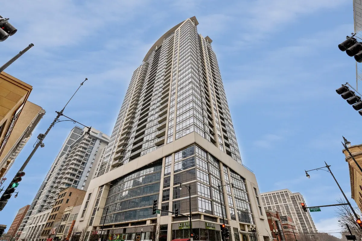 100 E 14th ST #801, Chicago, IL 60605