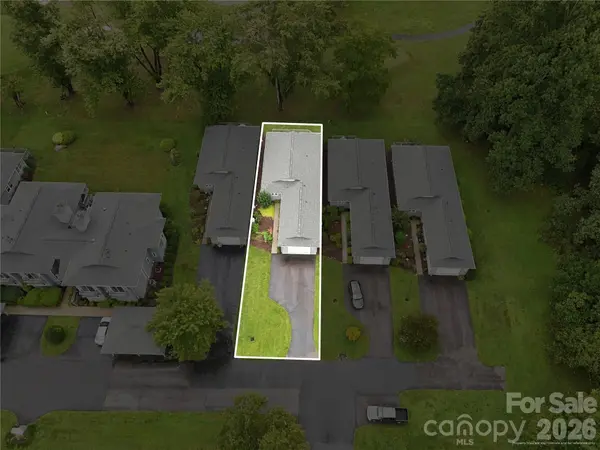 53 Southern Fairway CT #D2, Etowah, NC 28729