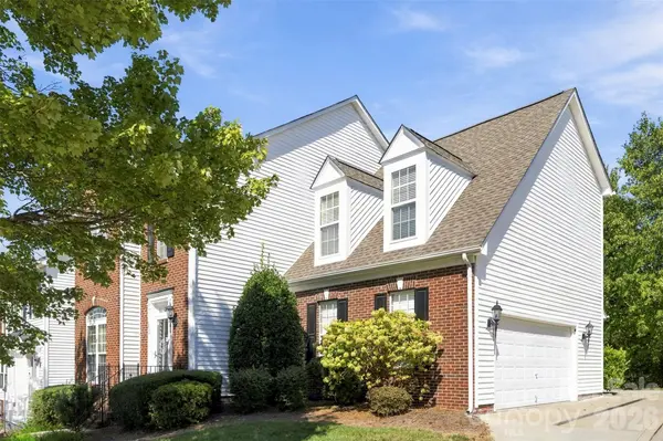 14569 Greenpoint LN, Huntersville, NC 28078