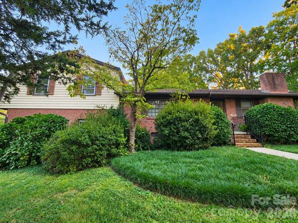 2419 Rhyneland ST, Gastonia, NC 28054