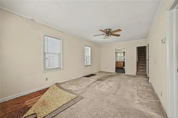 214 E 79th TER, Kansas City, MO 64114