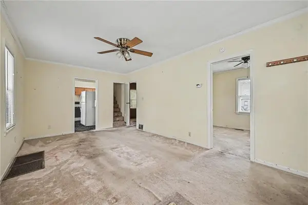 214 E 79th TER, Kansas City, MO 64114