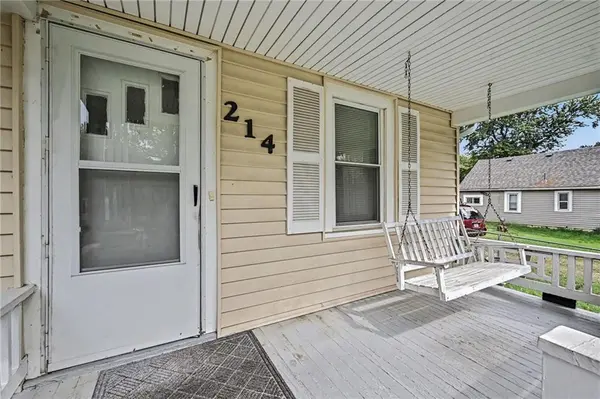 214 E 79th TER, Kansas City, MO 64114