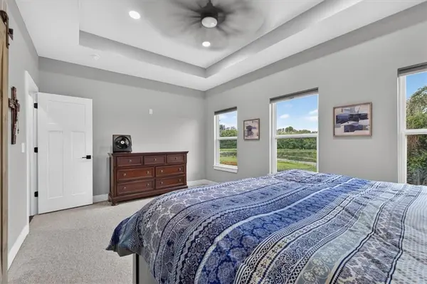 1206 Lady's LN, Harrisonville, MO 64701