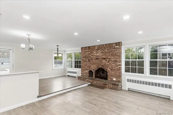30 Jay ST, Hicksville, NY 11801
