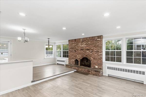 30 Jay ST, Hicksville, NY 11801