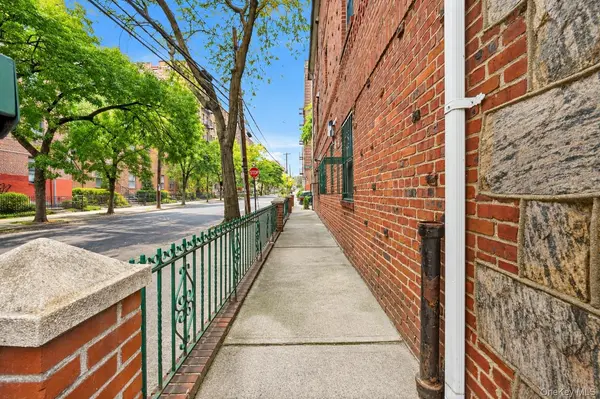 86-02 Elmhurst AVE, Elmhurst, NY 11373