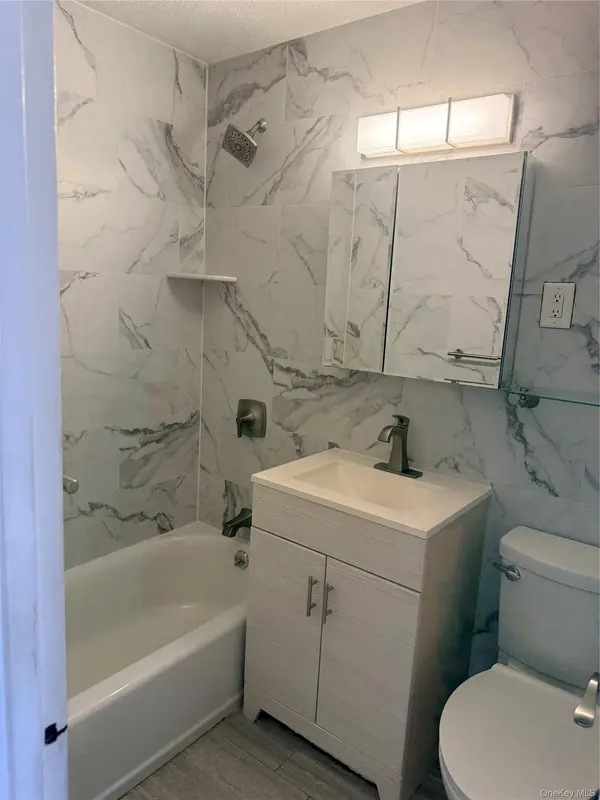 2550 Olinville AVE #15H, Bronx, NY 10467