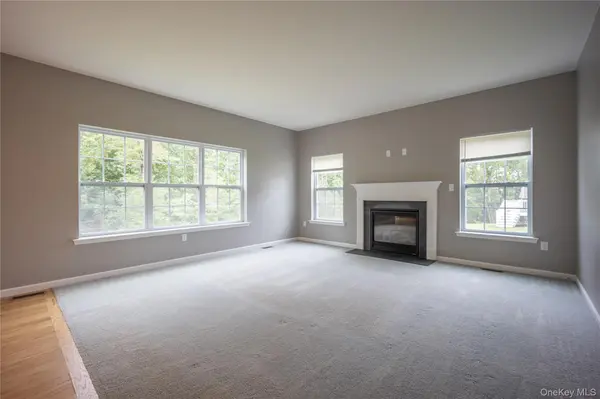 18 Page CT, Poughkeepsie, NY 12603