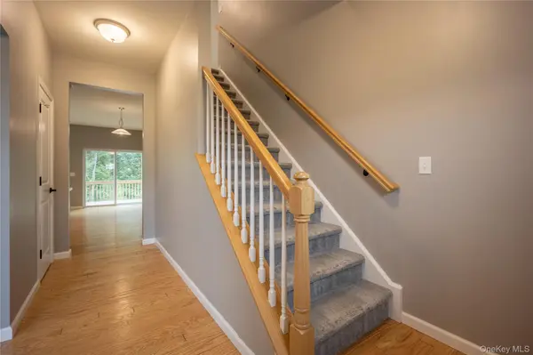 18 Page CT, Poughkeepsie, NY 12603