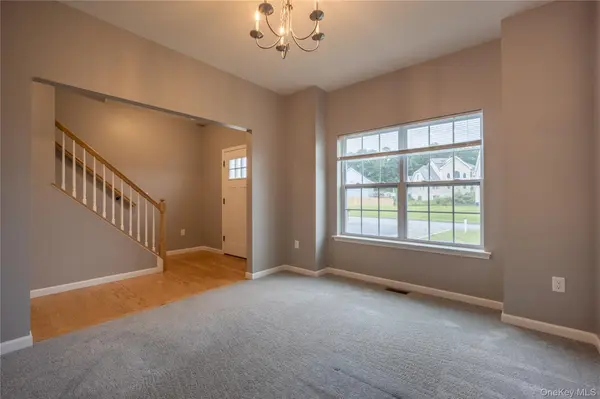 18 Page CT, Poughkeepsie, NY 12603