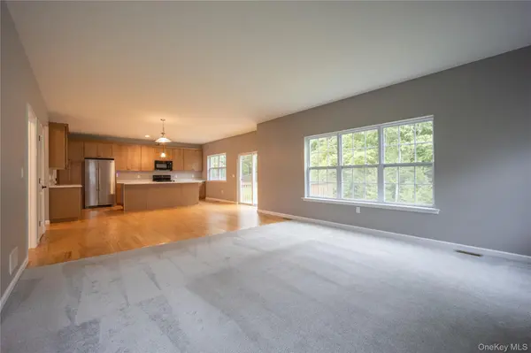 18 Page CT, Poughkeepsie, NY 12603
