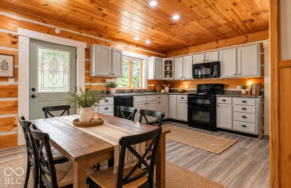 6005 Hoover RD, Nashville, IN 47448