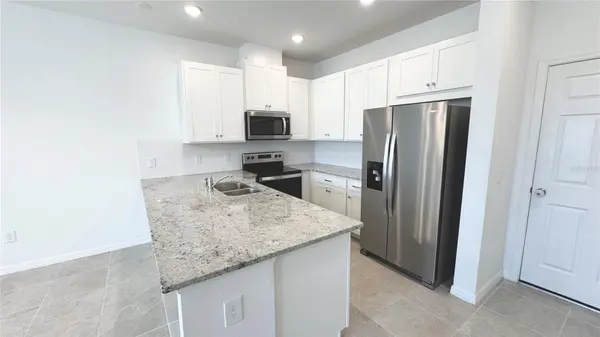 2327 GARDEN BELLE DR, Clermont, FL 34711