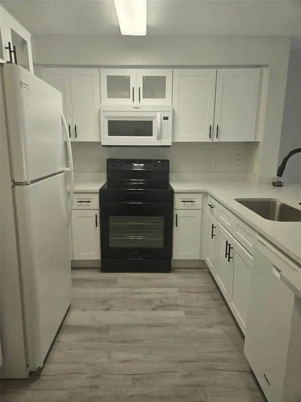 14013 FAIRWAY ISLAND DR #424, Orlando, FL 32837