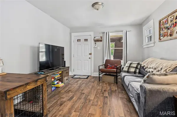 5047 Dewey AVE, St Louis, MO 63116