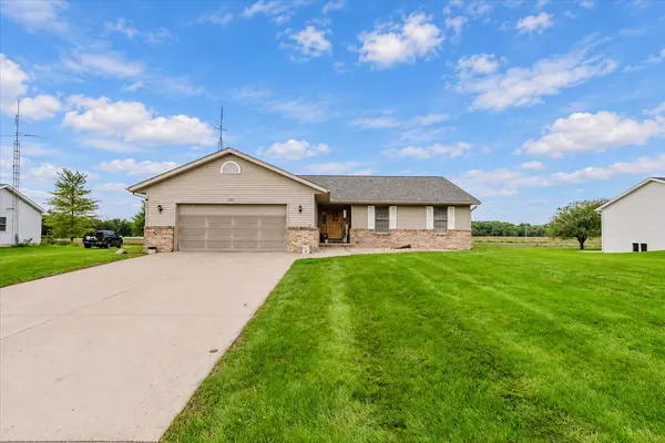 427 sunset DR, Colfax, IL 61728