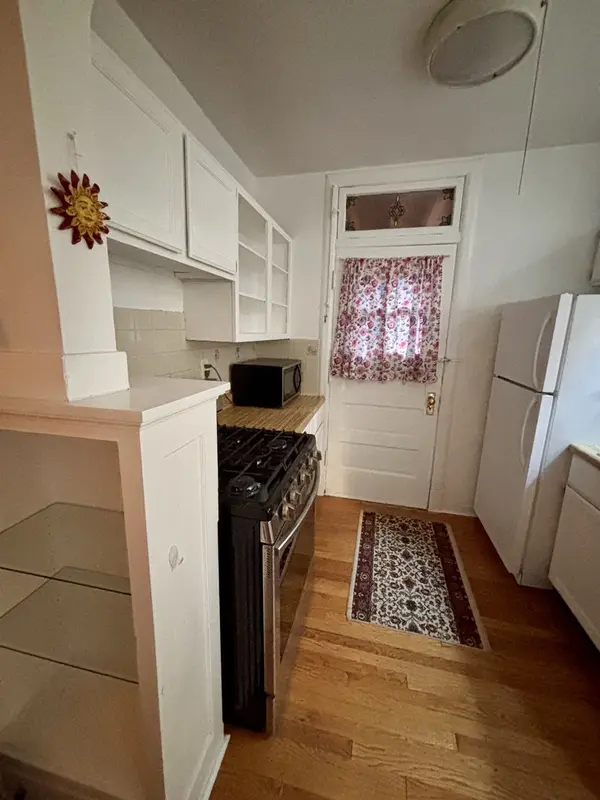 6759 N ARTESIAN AVE #2G, Chicago, IL 60645