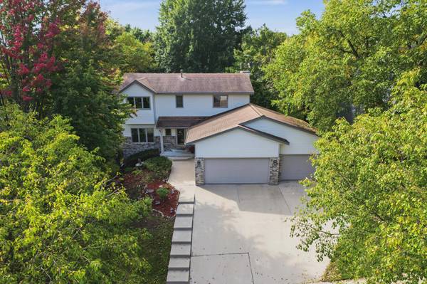 2112 Parkwood Hills DR NE, Rochester, MN 55906