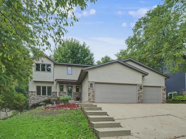 2112 Parkwood Hills DR NE, Rochester, MN 55906