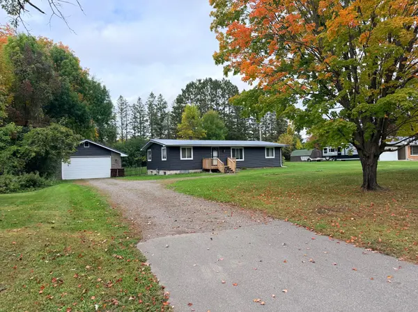 560 E Isle ST, Isle, MN 56342