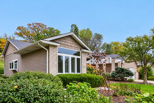 4148 Countryview DR, Eagan, MN 55123