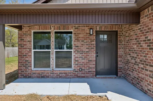 242 Green Meadow Dr, Smithville, TN 37166