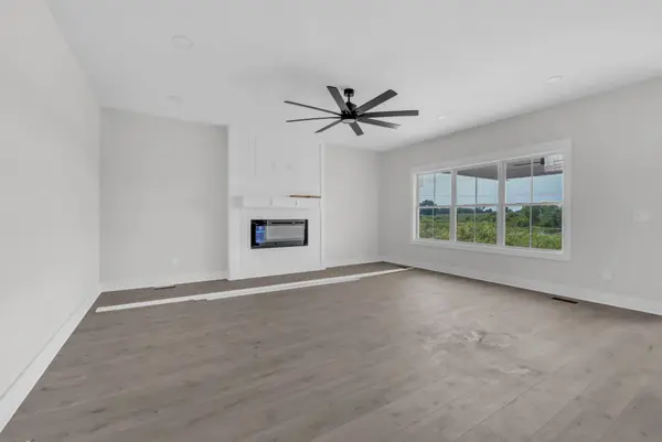 210 Low Plains Ln, Clarksville, TN 37043