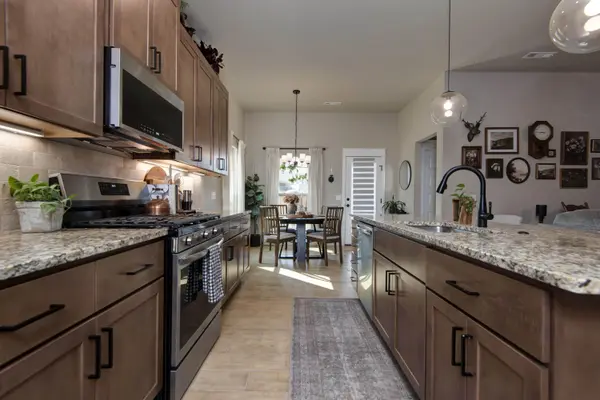 1104 W Pebblebrooke DR, Ozark, MO 65721
