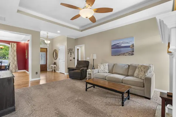 1712 N Gregory DR, Nixa, MO 65714