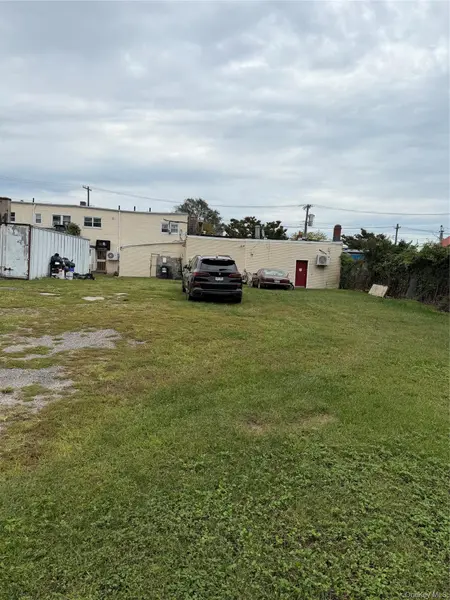 924 Powers RD, Broad Channel, NY 11693