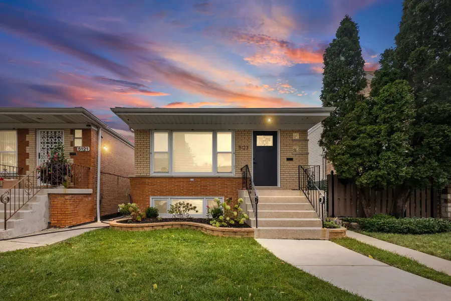5123 S Lotus AVE, Chicago, IL 60638
