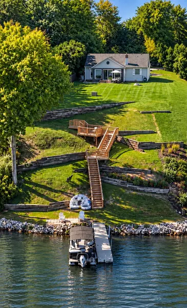 1181 Lady Bird DR, Lake Holiday, IL 60552