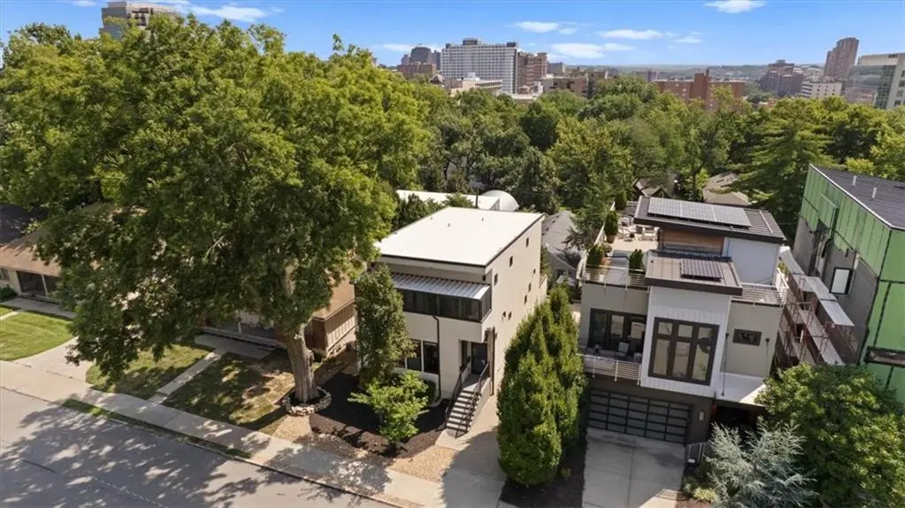4727 Mercier ST, Kansas City, MO 64112